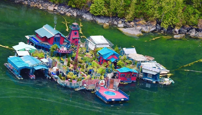 漂浮在海上的“房屋”：夫妻花29年打造远离城市喧嚣的净土